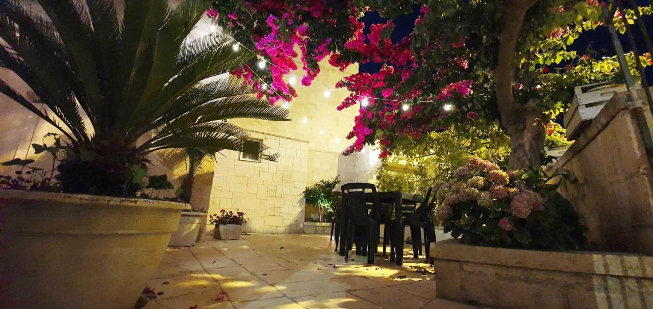 לינה וארוחת בוקר אלברובלו Trulli Antica Fonte מראה חיצוני תמונה