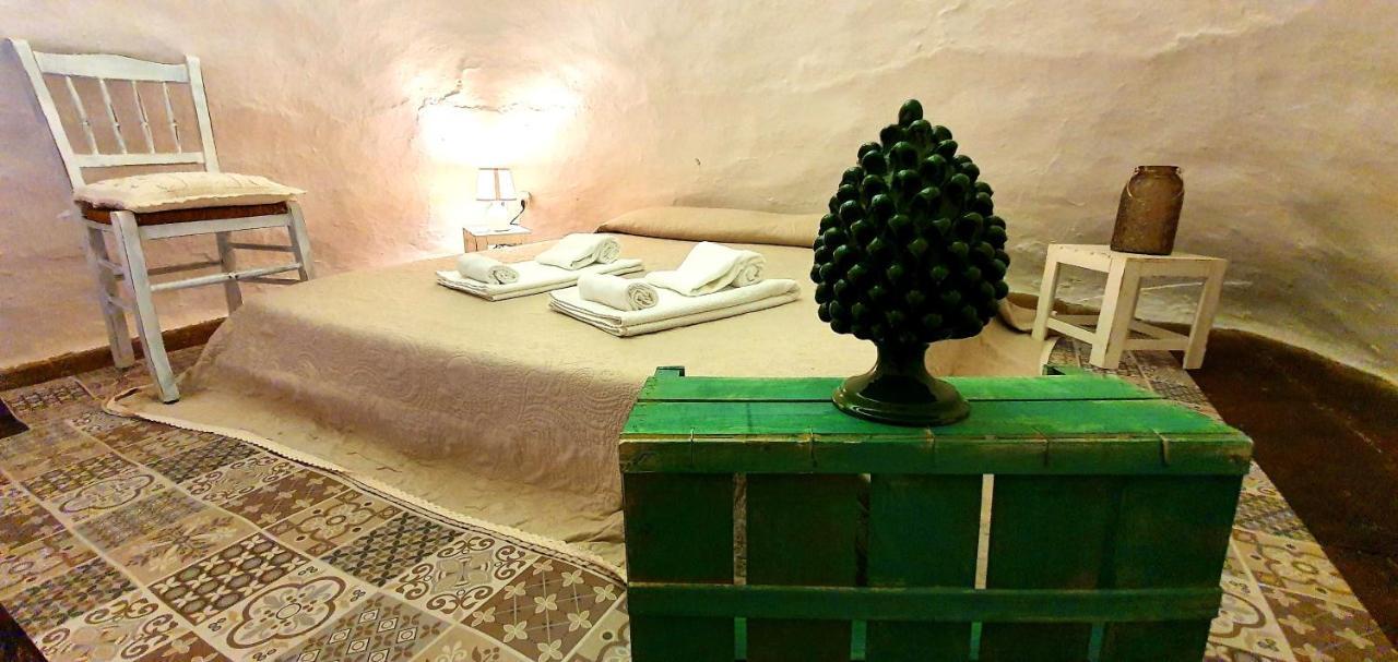 לינה וארוחת בוקר אלברובלו Trulli Antica Fonte מראה חיצוני תמונה